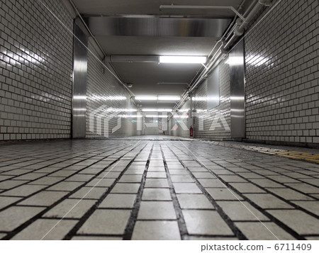 Underground passage 6711409