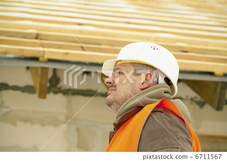 新建築附近的施工管理 6711567