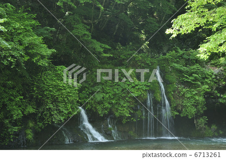 瀑布 6713261
