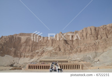 在El·Krung山下的女王哈特謝普蘇特葬禮 6722231