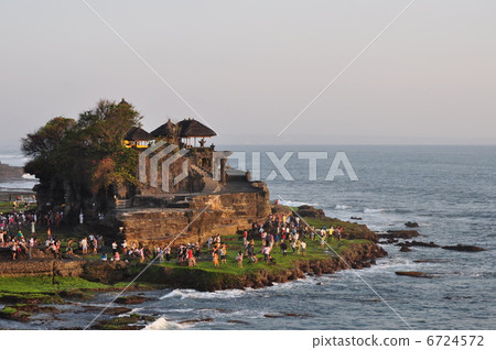 Bali (Tanah Lot Temple) 6724572