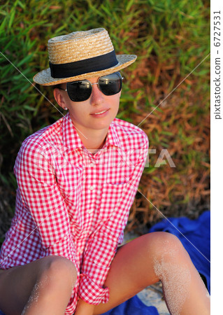 Woman at beach 6727531