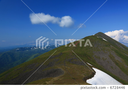 Mount Optetesque and blue sky Mount Optetesque and blue sky 6728446