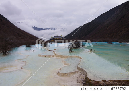 Huanglong · Jiuzhaigou of Sichuan Province of China 6728792
