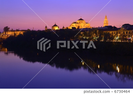 Mezquita at dusk Mezquita at dusk 6730464