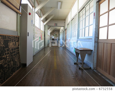 Former Araitsu Elementary School Corridor 6732558