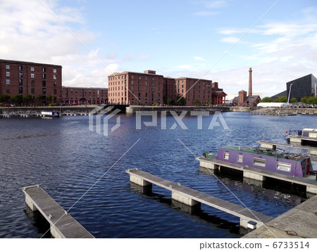 Albert Dock of the British world heritage "Maritime city Liverpool" 6733514