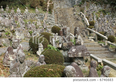 Stone statue of Five Hundreds of Seikiji 6740883