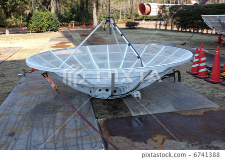 Cassegrain antenna 1 6741388