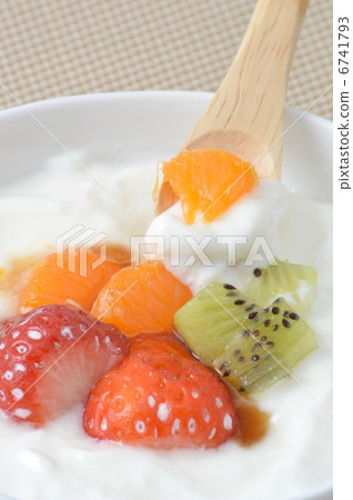 Fruit yogurt Fruit yogurt 6741793