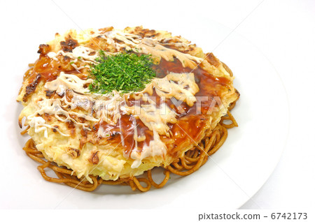 Delicious Hiroshima style okonomiyaki 6742173