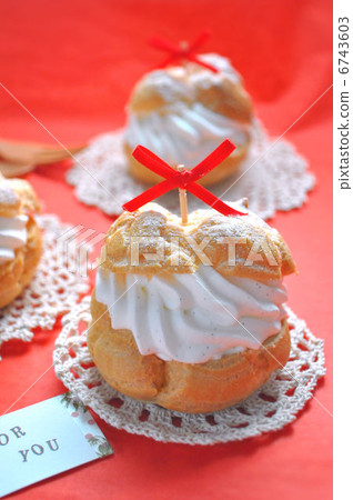 奶油泡芙 6743603