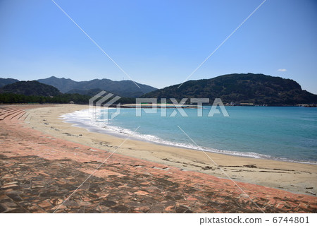 White Cran Beach beach 6744801