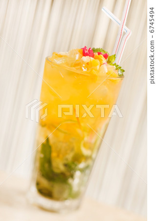 mojito cocktail 6745494