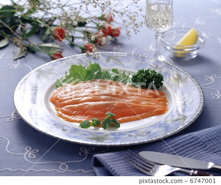 smoked salmon smoked salmon 6747001