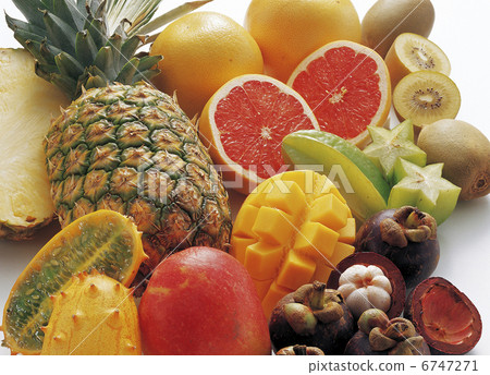 tropical fruits 6747271