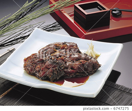 Sweetened cooking of carp 6747275