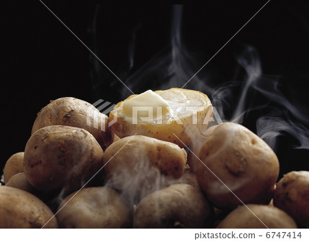 Potatoes 6747414