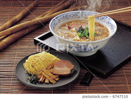 黑豬肉煮拉麵 6747510