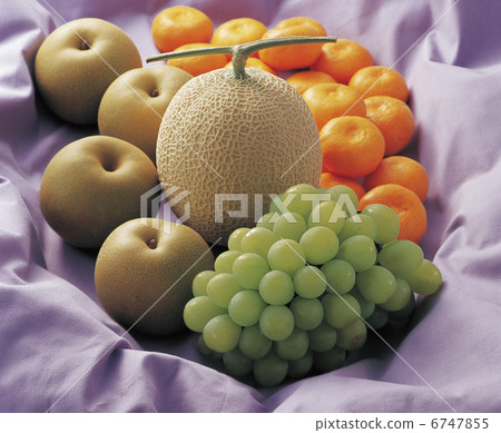 Early summer fruits 6747855