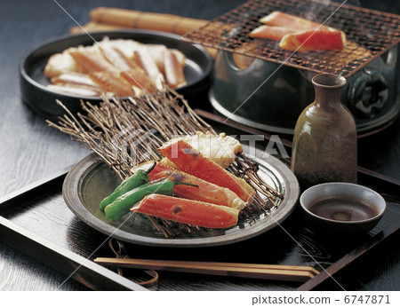 Grilled snow crab 6747871
