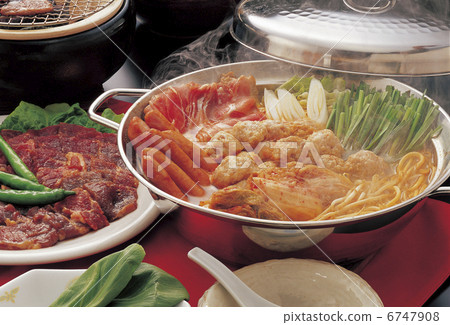 Black pig kimuchi hotpot 6747908