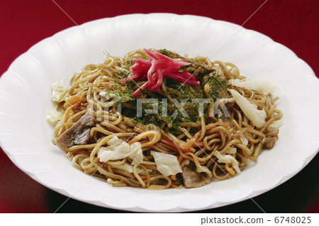 Fried noodles  6748025