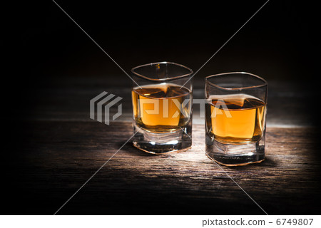 Whiskey 6749807