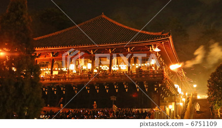 Watering in early spring - February, Todaiji Temple -3 6751109