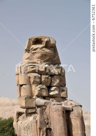Colossus of Memnon on the West Bank of Luxor 6752361