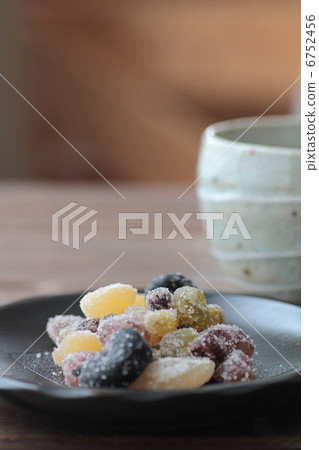 各種甜豆和熱茶 6752456