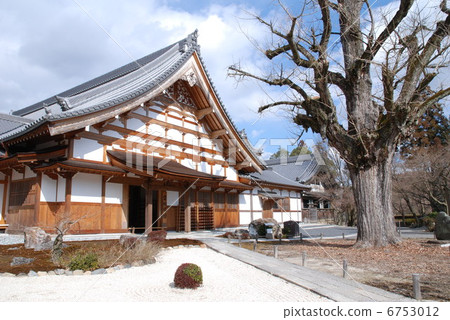 Healing space 6753012