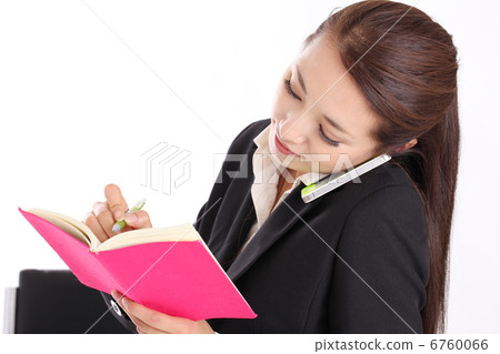 談話時做筆記的女商人 談話時做筆記的女商人 6760066