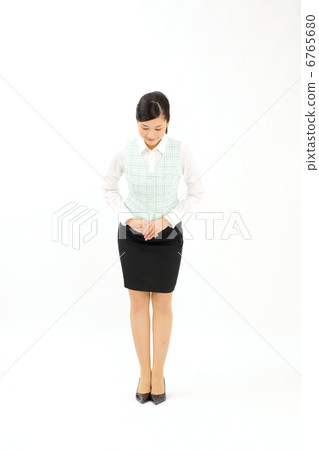 Business woman bowing 6765680