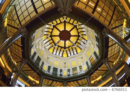 Tokyo Station atrium 6766011