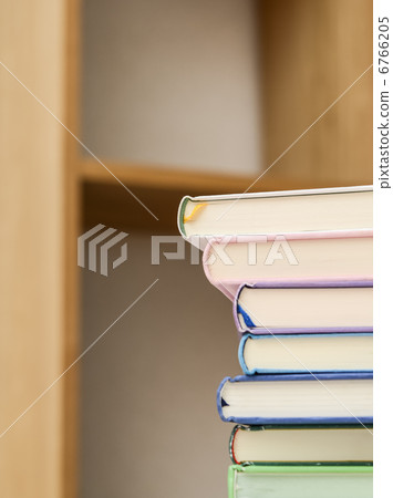 成堆的精裝書 成堆的精裝書 6766205