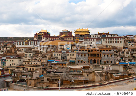 songzanlin tibetan monastery, shangri-la, china 6766446