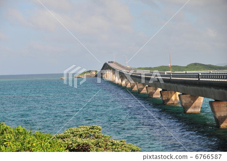 Sea	 6766587