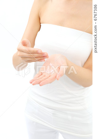 hand cream  6767386