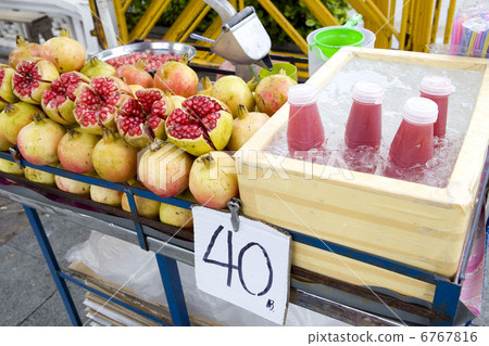 Thai pomegranate juice shop 6767816