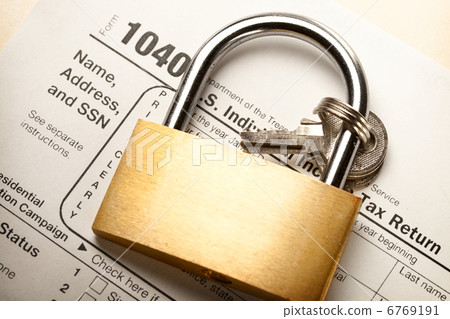 Tax form and key lock 6769191