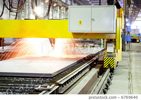 Plasma arc cutting 6769640