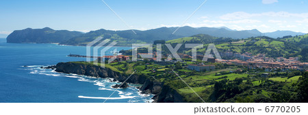 Beautiful atlantic shore in Basque country 6770205