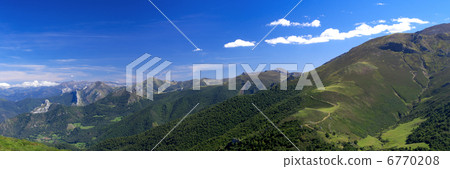 Cantabrian Mountains Cantabrian Mountains 6770208