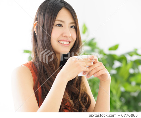 年輕的女士 年輕的女士 6770863