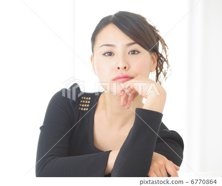 年輕的女士 年輕的女士 6770864