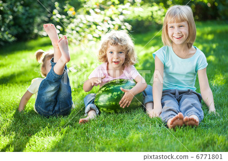 Children having picnic Children having picnic 6771801