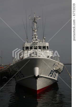 日本海岸警衛隊巡邏艇停泊在小松島港 6772039