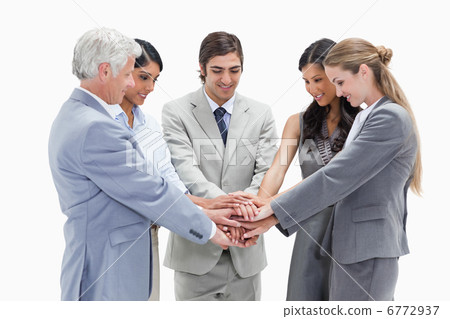 Joint action 6772937