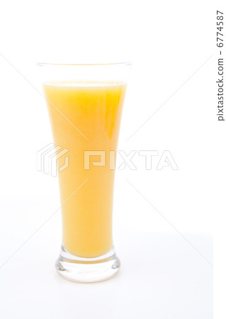 Glass full of orange juice 6774587
